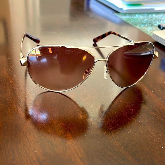 Valentino Accessories - 🎉SALE🎉Authentic Valentino rockstud Aviators. Silver hardware.
